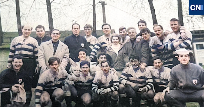 Les "jaune et noir" du RCB brillants à Bruxelles. Debout de gauche à droite : Serafini, Sanguinetti, M. Terveen, Rataboul, Pulicani, Olivieri, Mlle Terveen, Amadei, Medori, Berthoumieu, Guillaumin, Martinelli, Gandolfi-Scheit. Accroupis : Fusella, Monti, Ricci, Leonelli, Chiorboli, Giuliani, Ricci, Avazeri, Filippini.
