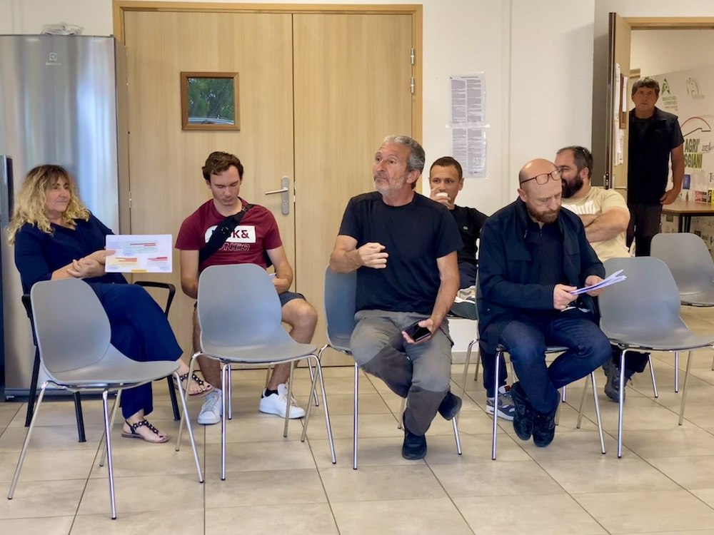 La Fédération Départementale des Syndicats d'Exploitants agricoles de Haute-Corse a organisé une réunion à la Chambre d'Agriculture de Haute-Corse, afin d'informer les agriculteurs sur la baisse de l'Aide Bovine Corse, mardi 21 mai 2024.