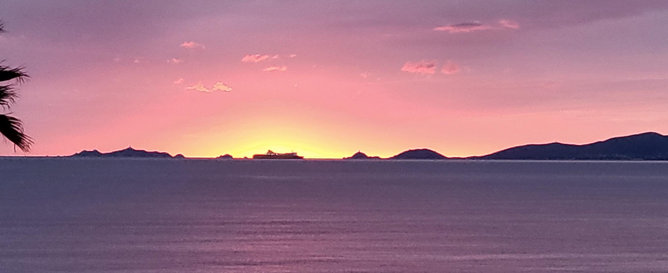 Couché de soleil sur les Sanguinaires. Photo Valérie Guedj