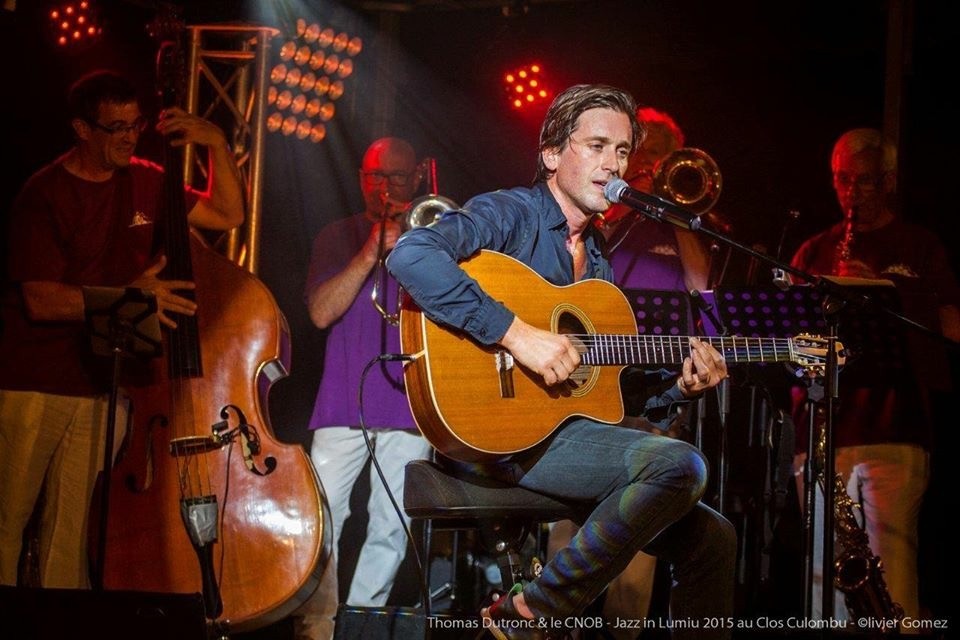 Thomas Dutronc à la première de Jazz in Lumiu avec le Calvi New Orléans Band et les Nicolaï Sisters