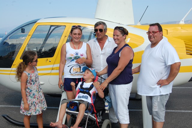 baptême en hélico réussi pour Robin. Photos Jacques Quilichini