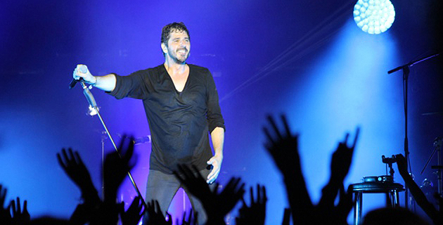 Patrick Fiori enflamme la place Saint Laurent de Porticcio