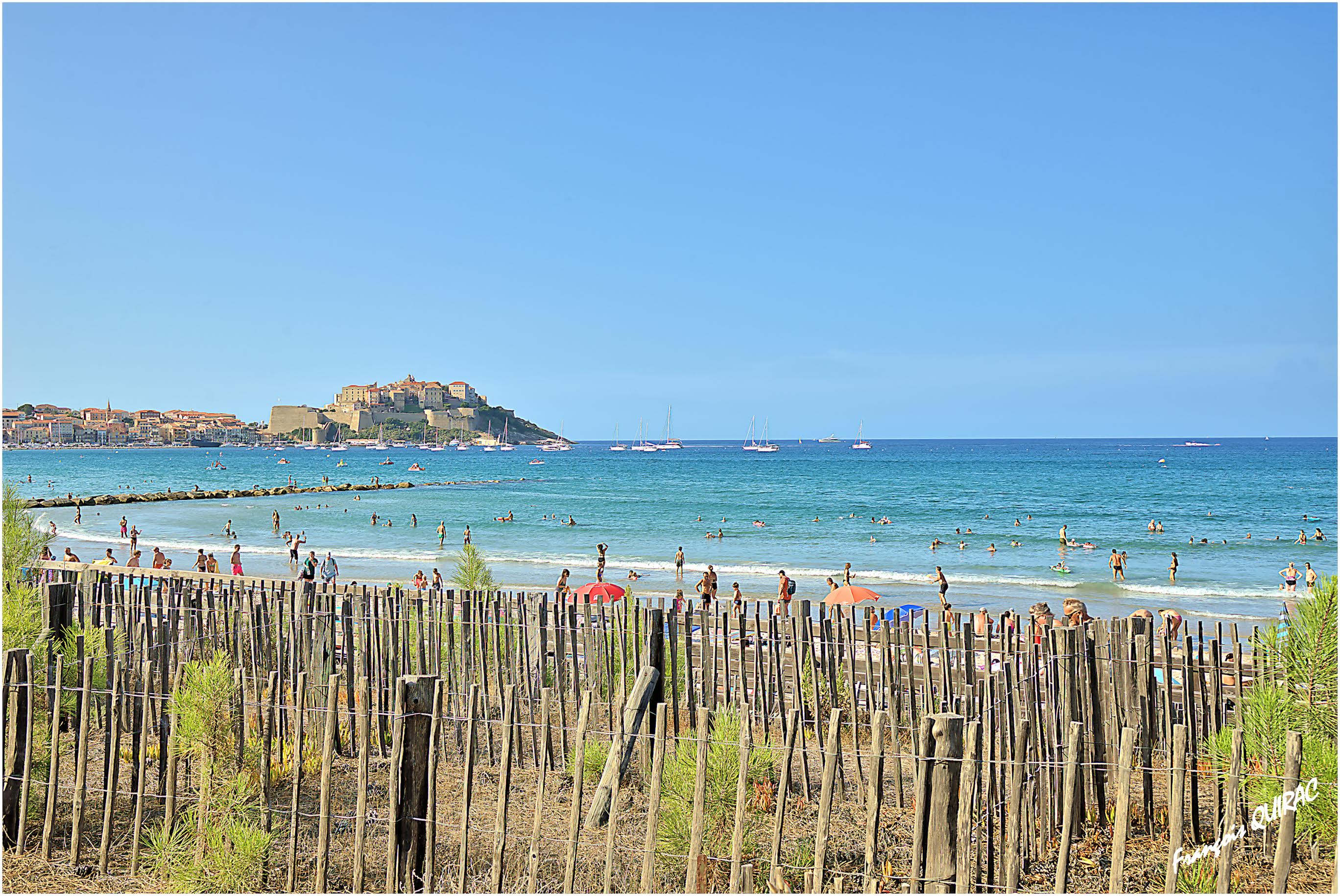 La plage de Calvi (François Quirac)