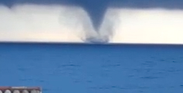 Impressionnante trombe marine au large de Solenzara