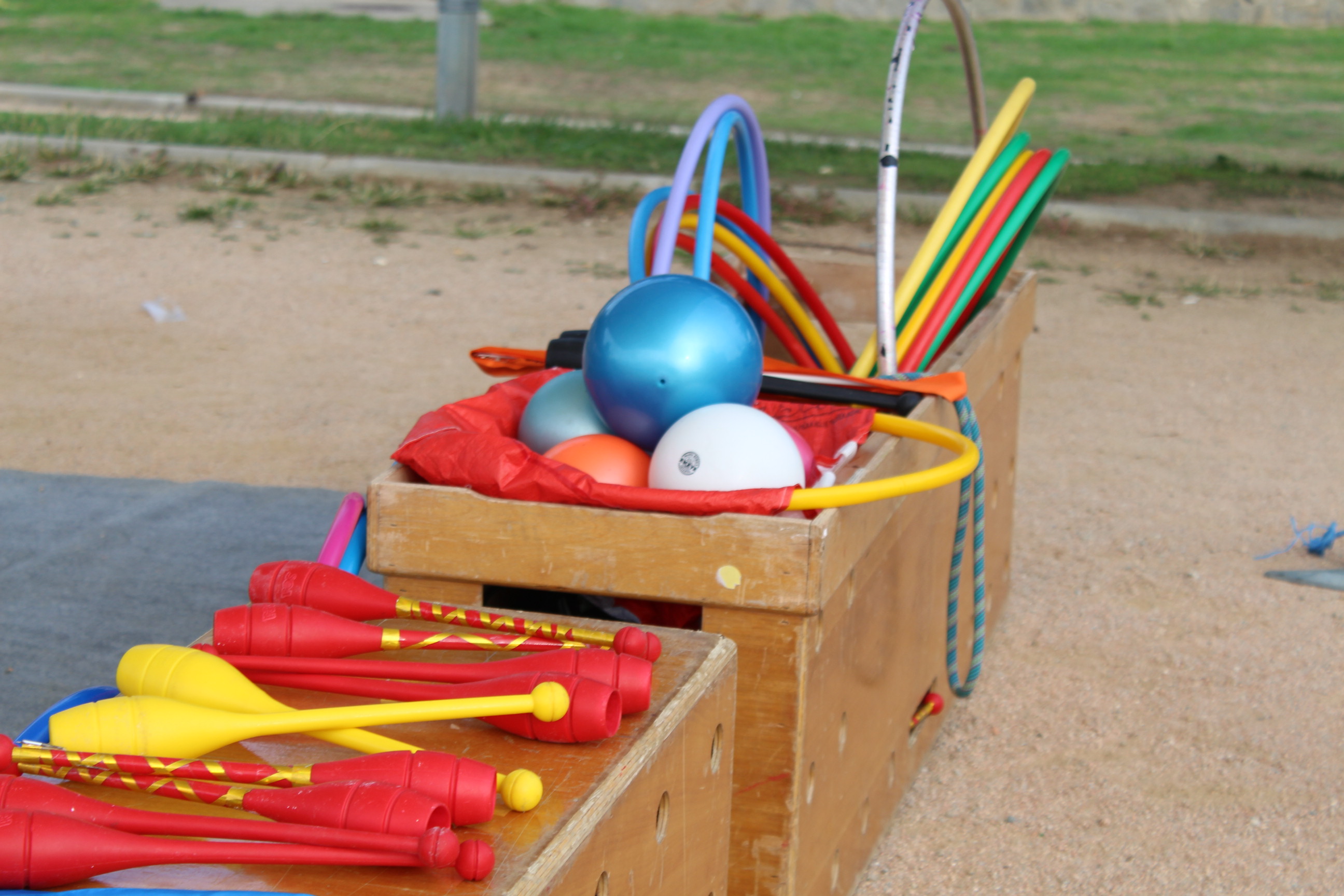 Lors de cette première journée, les enfants ont pu s'initier à la gymnastique rythmique. Photo : L.S