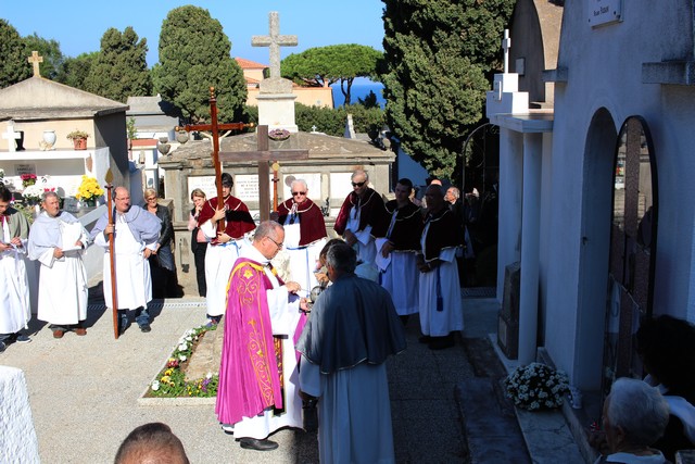 Souvenir des défunts : Messe, procession, bénédiction des tombes à Calvi