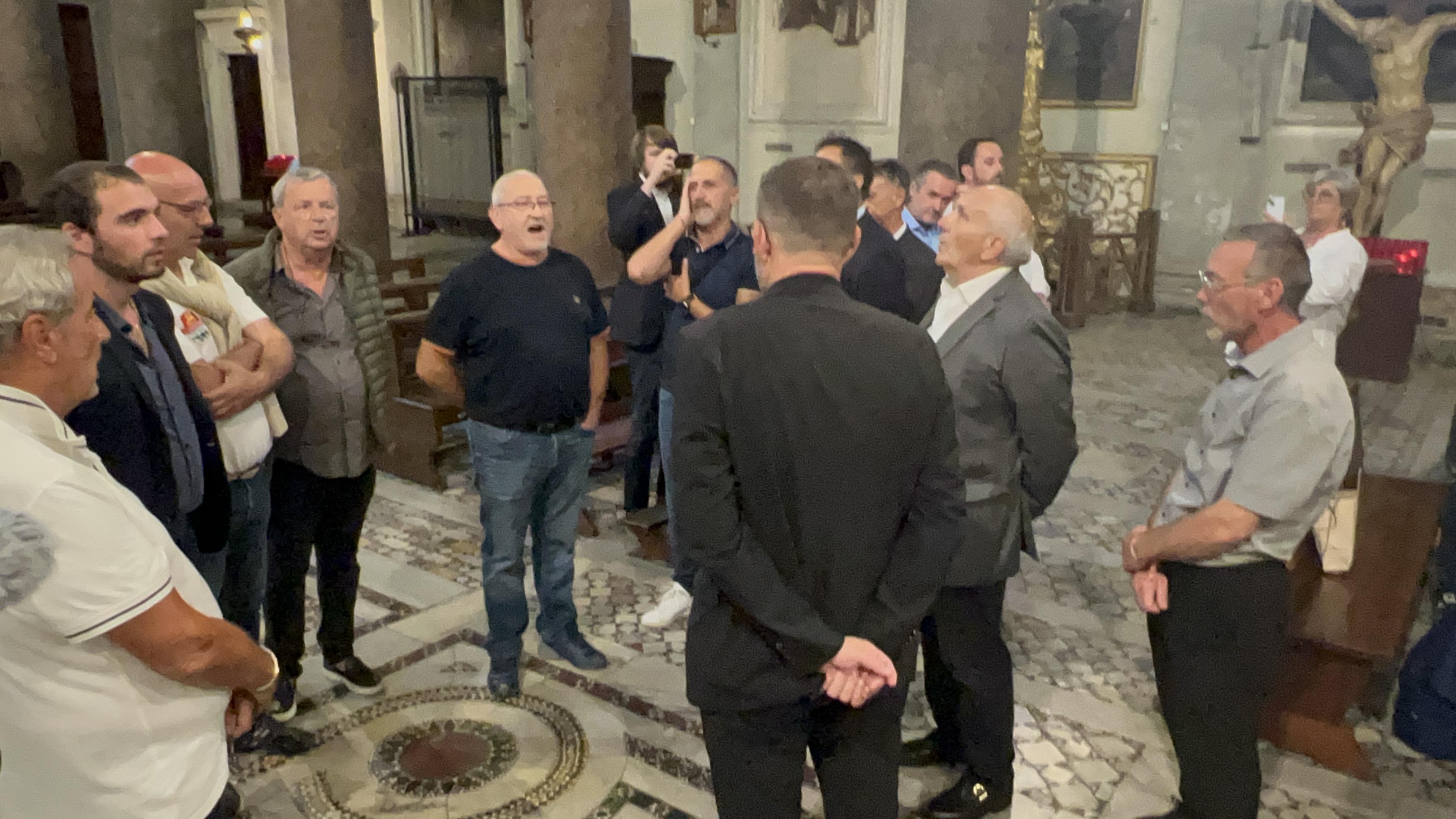 Des confrères chantent le Dio à Rome (photo archives)