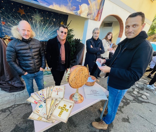Le cadeau protocolaire qui sera offert Pape par la Ville d'Ajaccio a été présenté ce jeudi matin.