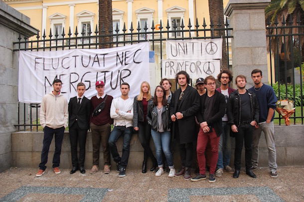 Ajaccio : Des lycéens rendent hommage aux victimes des attentats de Paris