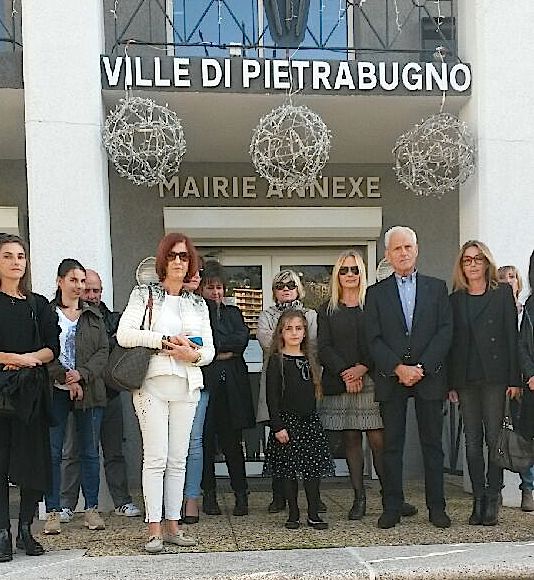 Jean Baggioni, l'ancien président du conseil exécutif a participé à la minute de silence à Ville-di-Pietrabugno,