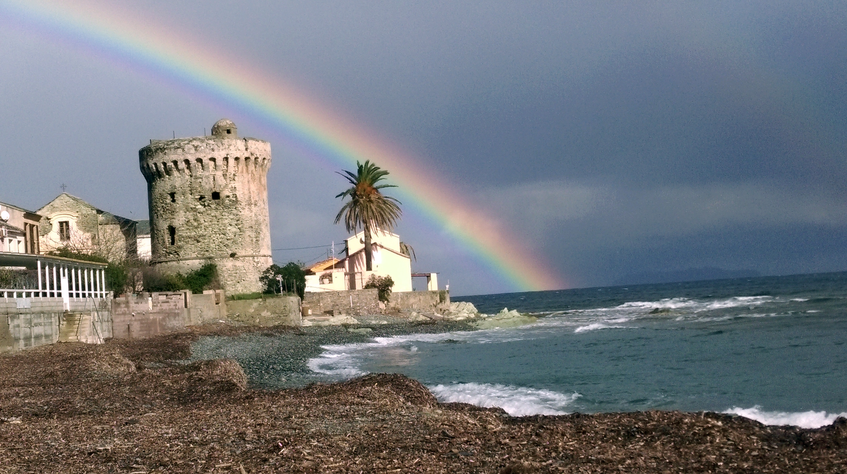 Arcu balenu au-dessus de Bastia et de Miomo