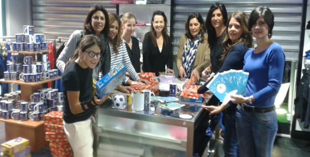 A droite Mme Marie-Paule Dionisi, Présidente de l'Association et les benevoles