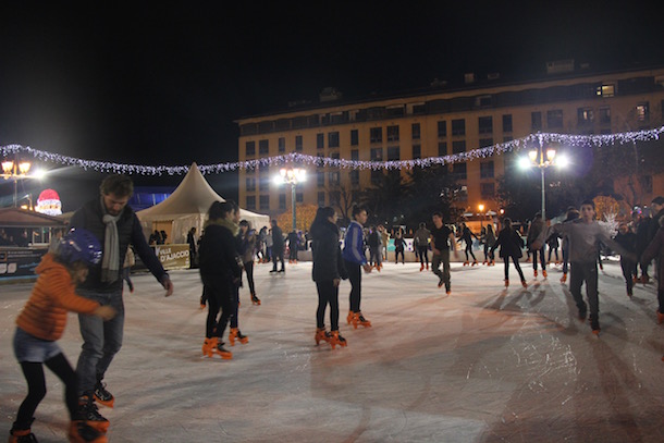 Une patinoire de 500m2 vous attend sur la place du Diamant