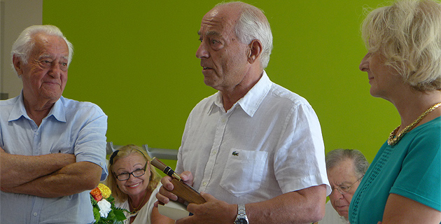 Simon Giuseppi (au centre) lauréat du prix du Livre Corse 2015