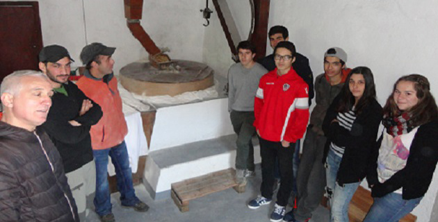 Visite du moulin en activité pour les élèves en formation cuisine au LP Fino