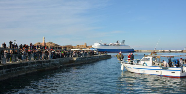 A L'Ile-Rousse le père Noël est revenu par... la mer !