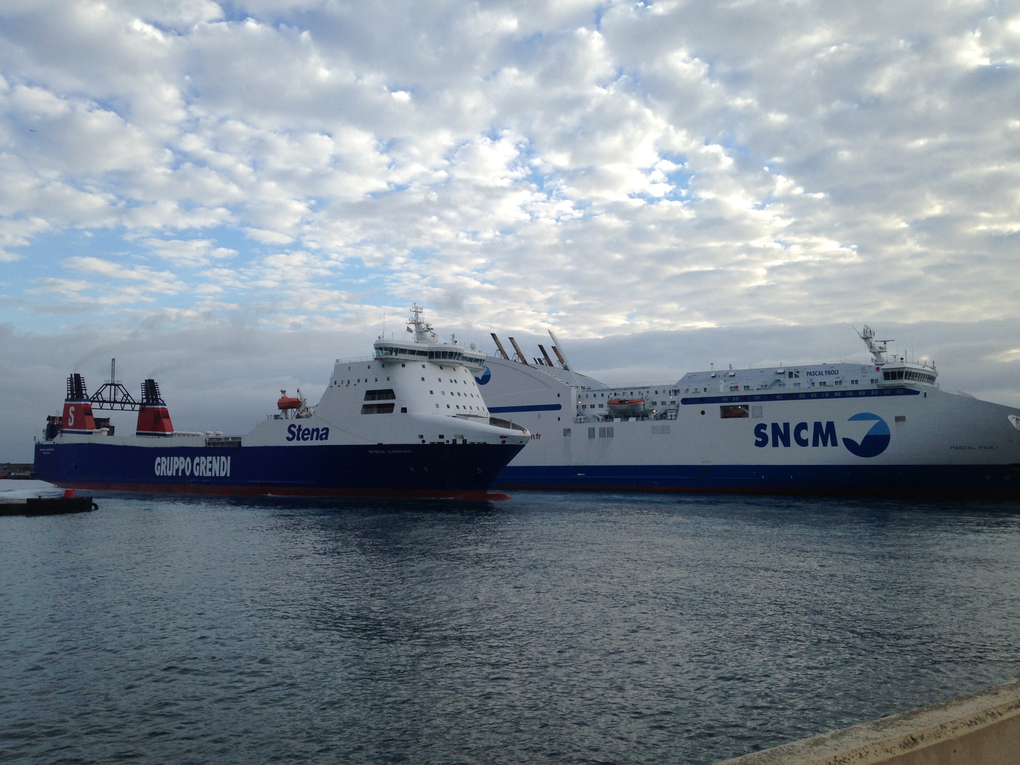 Le "Stena Carrier", le cargo qui fait polémique, est arrivé à Bastia