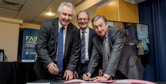 Jacques Bianchi et Paul Trojani signent la convention en présence de Maurice Brun