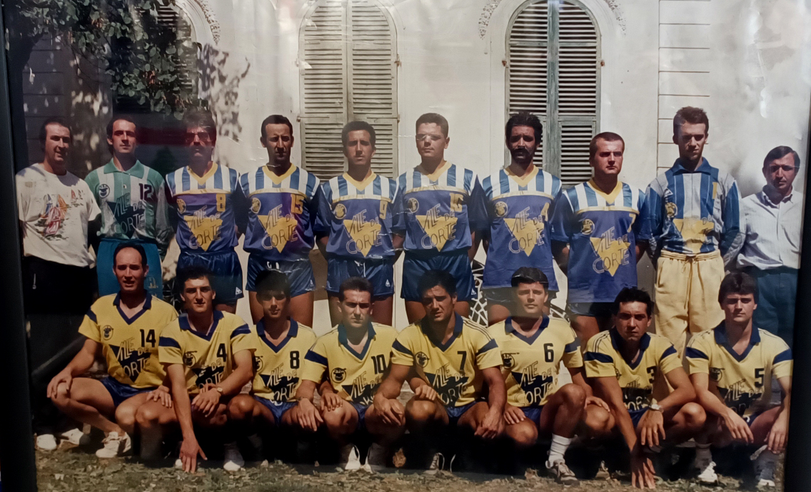 Le Hand Ball Corte accédait au championnat de Nationale 3 en 1986!