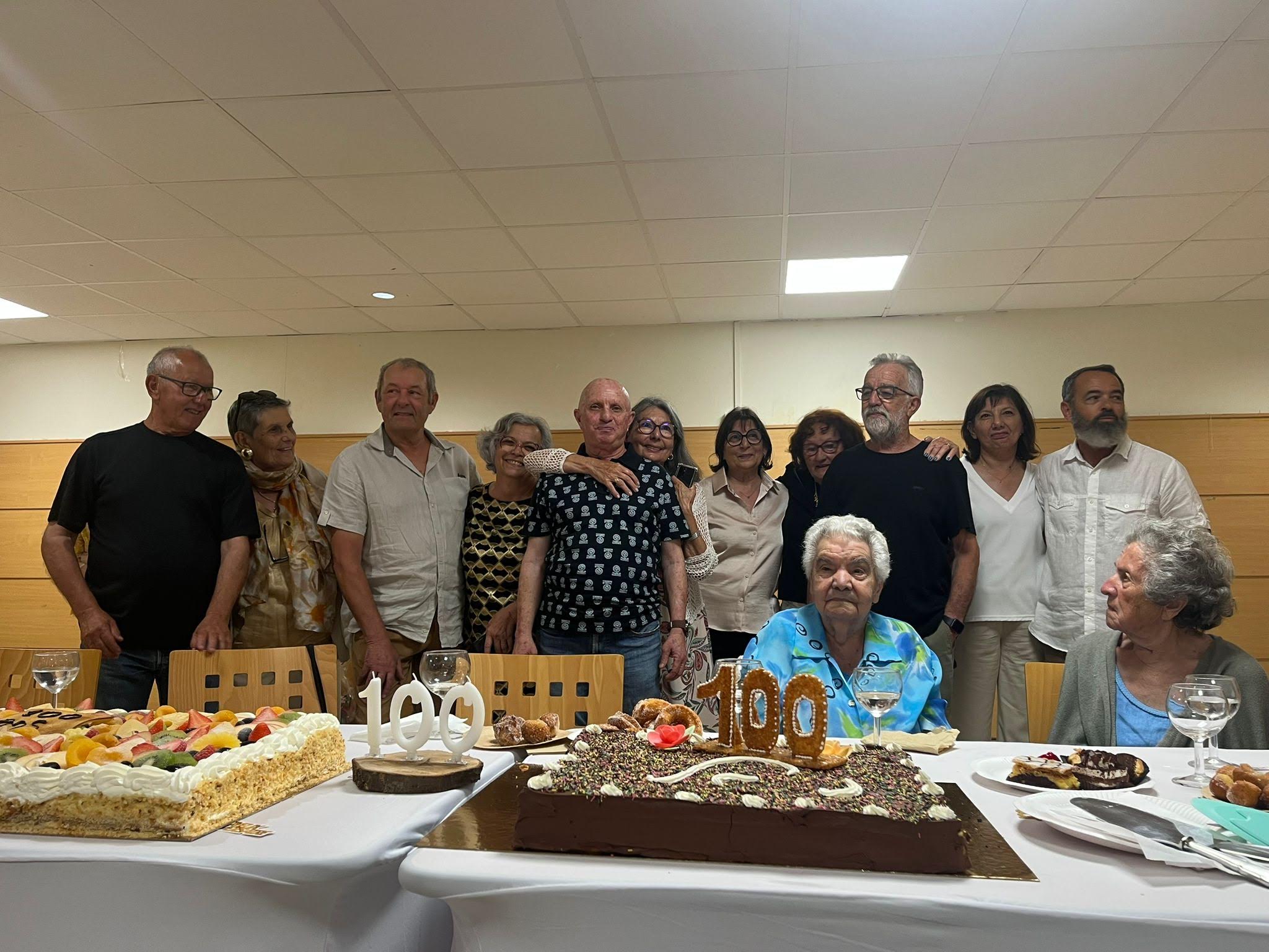 Toute sa famille et ses amis se sont réunis le lundi 2 juin à la Salle des fêtes de Pietranera pour lui souhaiter un joyeux anniversaire autour d’un buffet offert par la municipalité