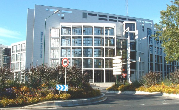 Un supporter hospitalisé et 8 en garde à vue au commissariat de Reims