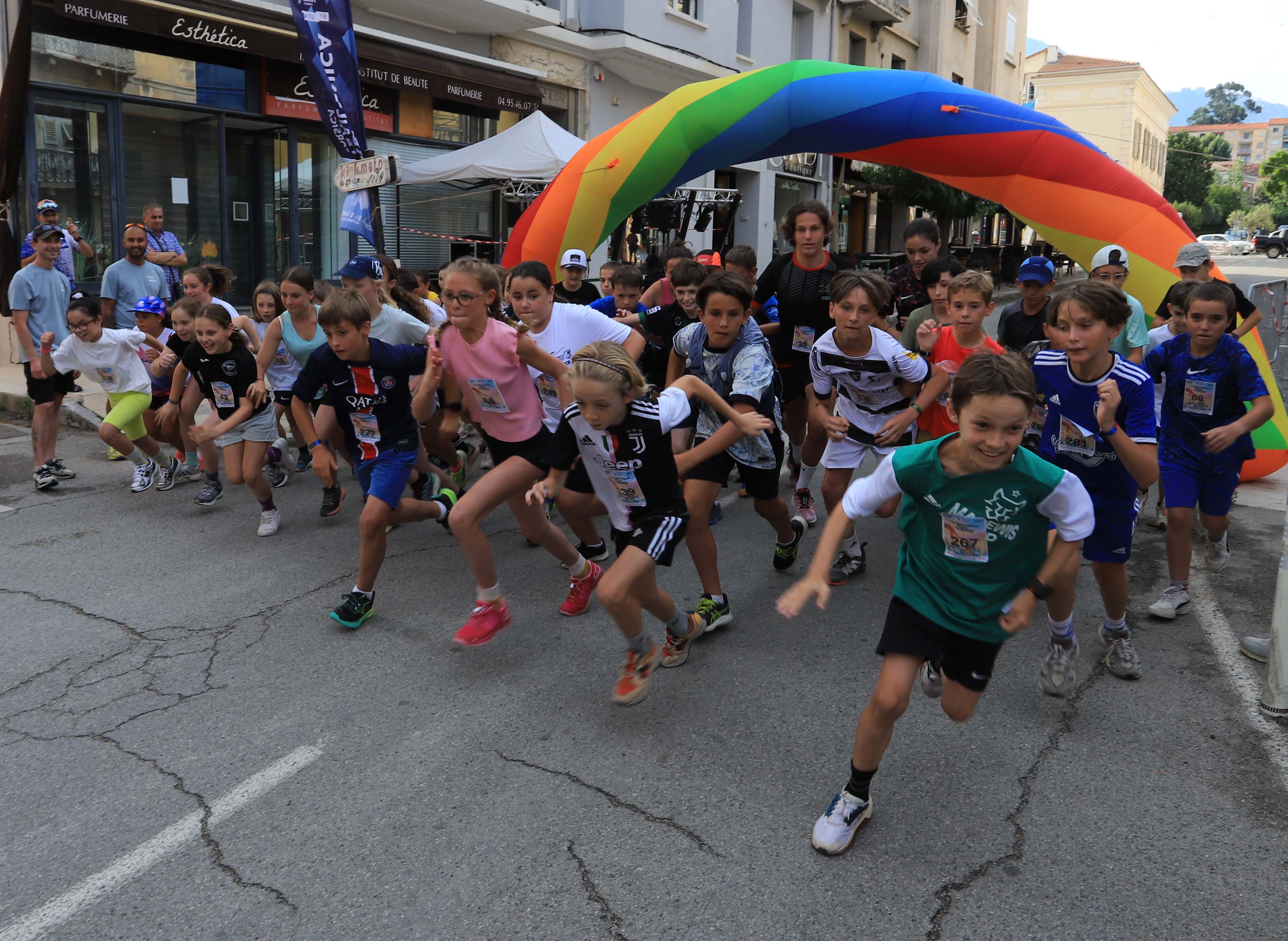 EN IMAGES - À Corte, les enfants ouvrent le bal du Restonica Trail