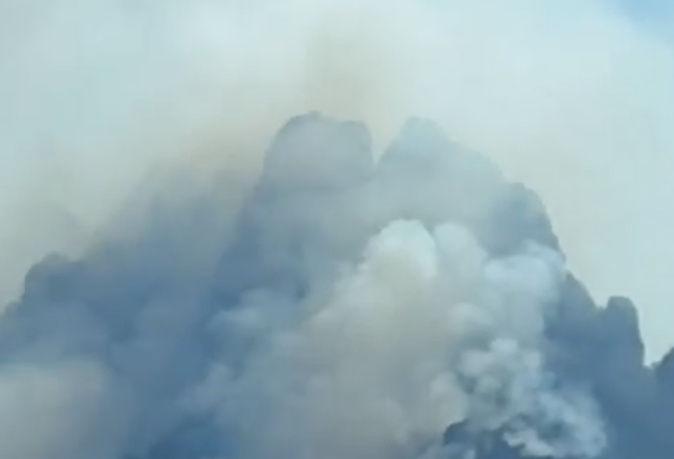 Incendies : le feu de Quenza en voie d'être maîtrisé, mais un week-end sous haute-tension