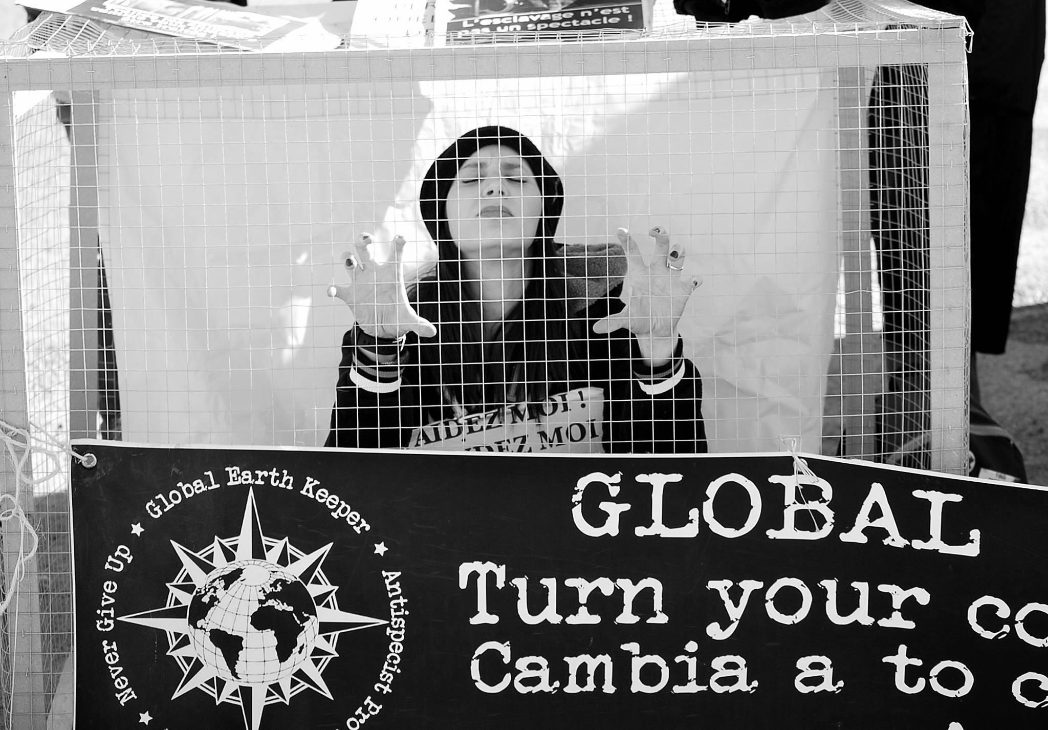 Bastia : Le GEK Corse manifeste contre les animaux en cage