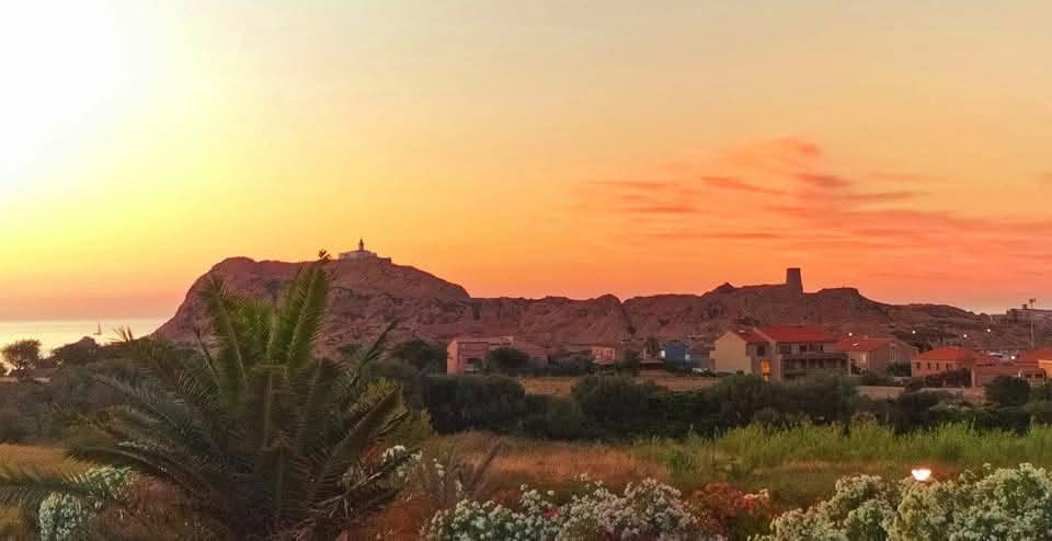 A màghjina :  L’ultimu basgiu di u sole nant’à l’Isula