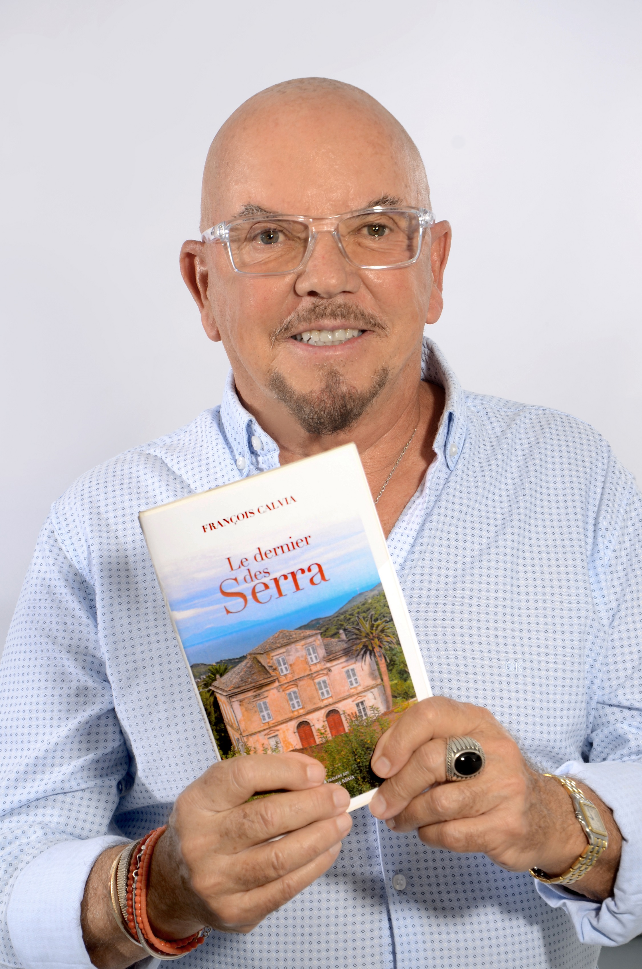 François Calvia, auteur de « Le dernier des Serra », sera en dédicaces ce samedi 26 juillet de 15h à 18h à Cultura au centre commercial l’Atrium à Ajaccio.