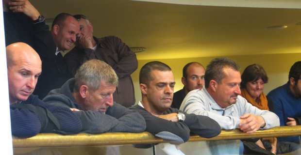 Alain Mosconi, leader du STC Marins entouré de militants.