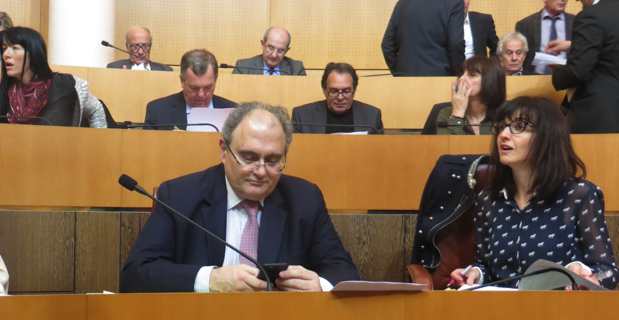 L'opposition de gauche.