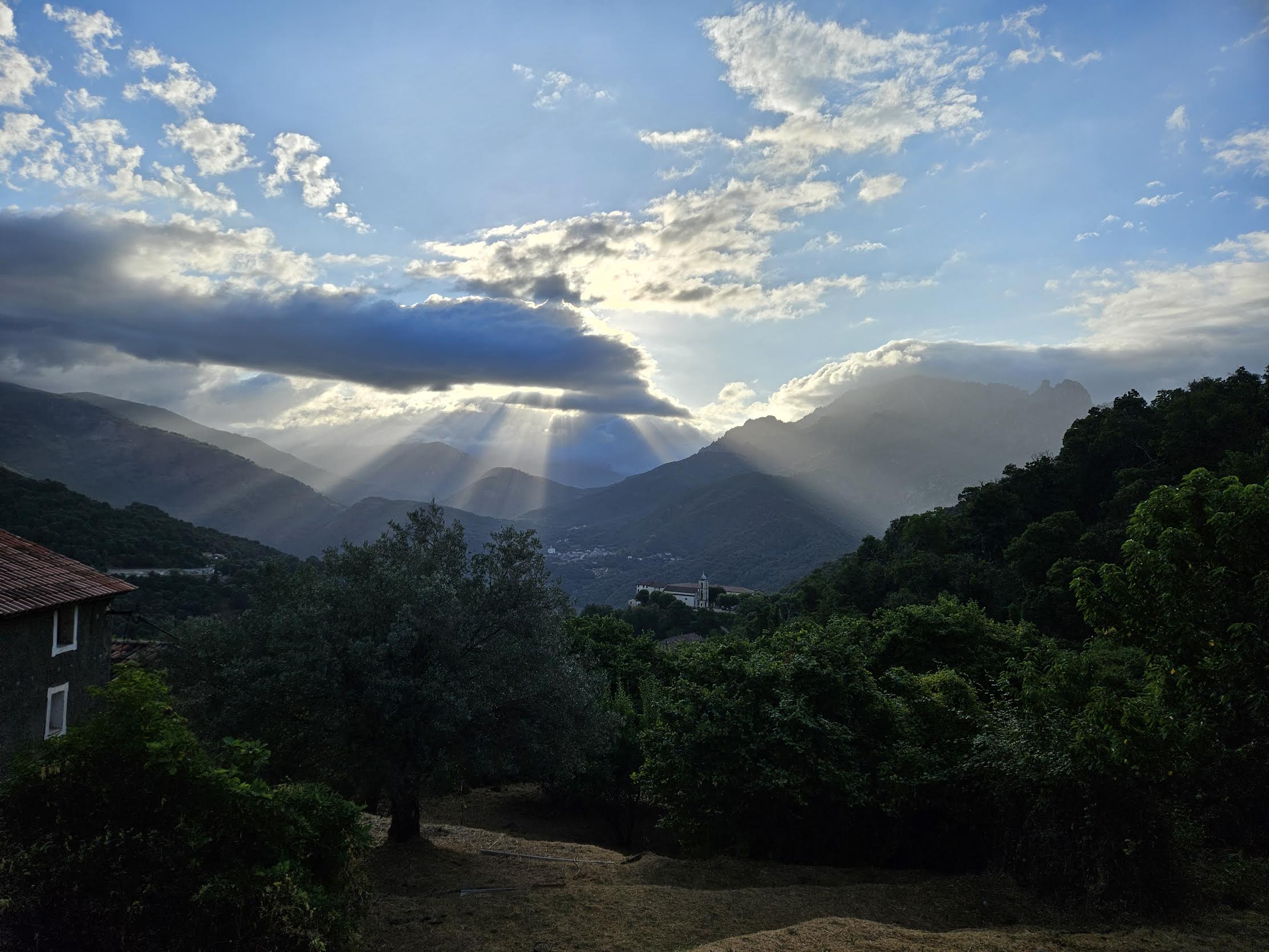 A màghjina : Frusciu di luce sopra a Sposata