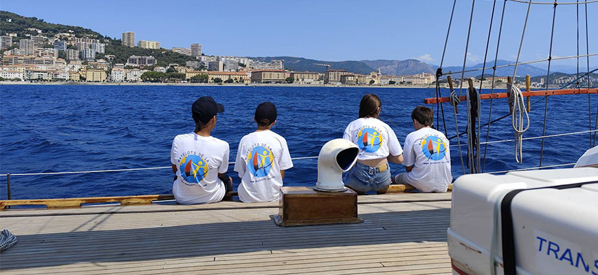 Les « Matelots de la Vie » lèvent l’ancre pour la Corse : un message d’espoir en mer