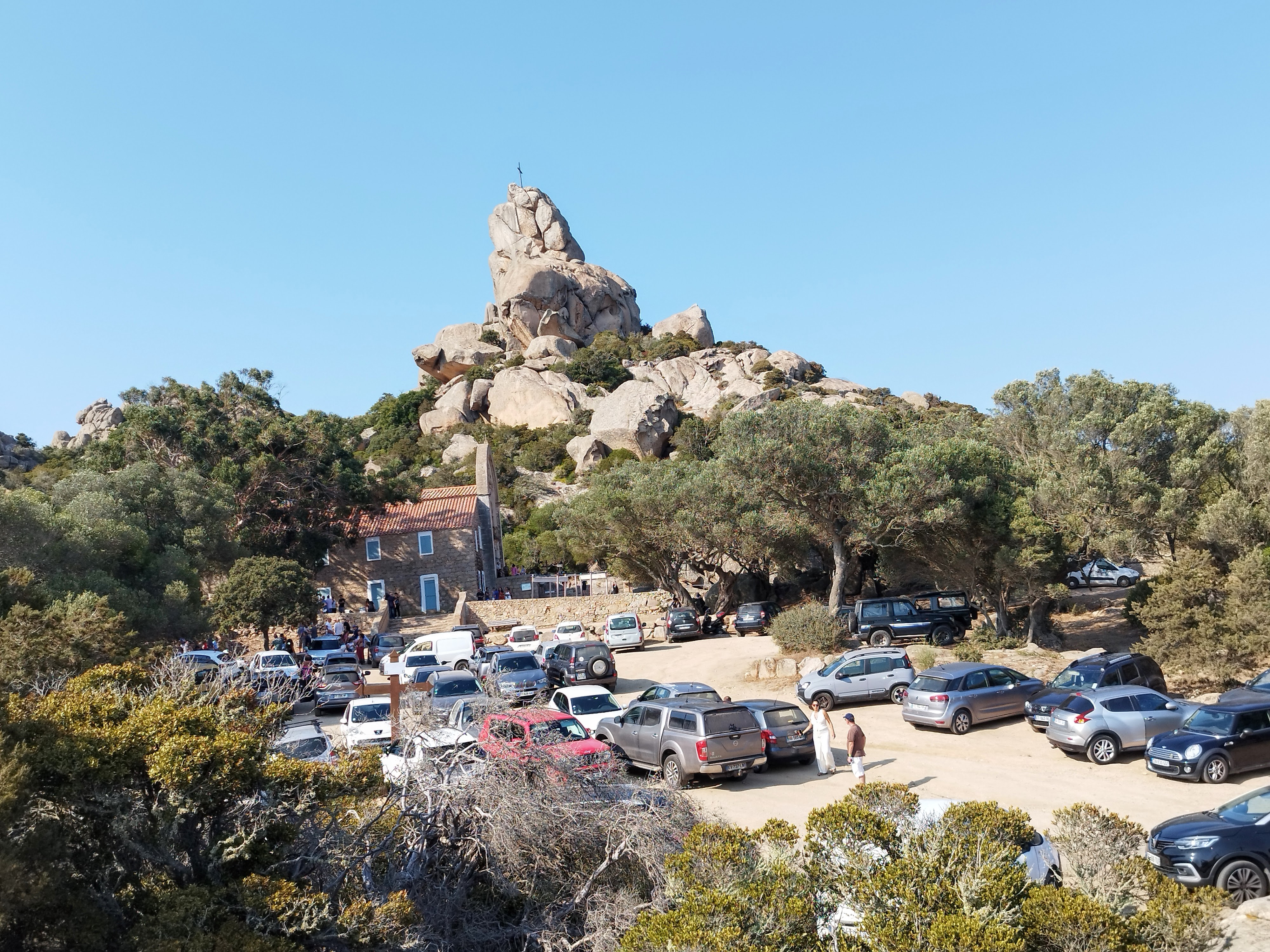 Et si les voitures allaient se garer ailleurs ? C'est le souhait de la municipalité.