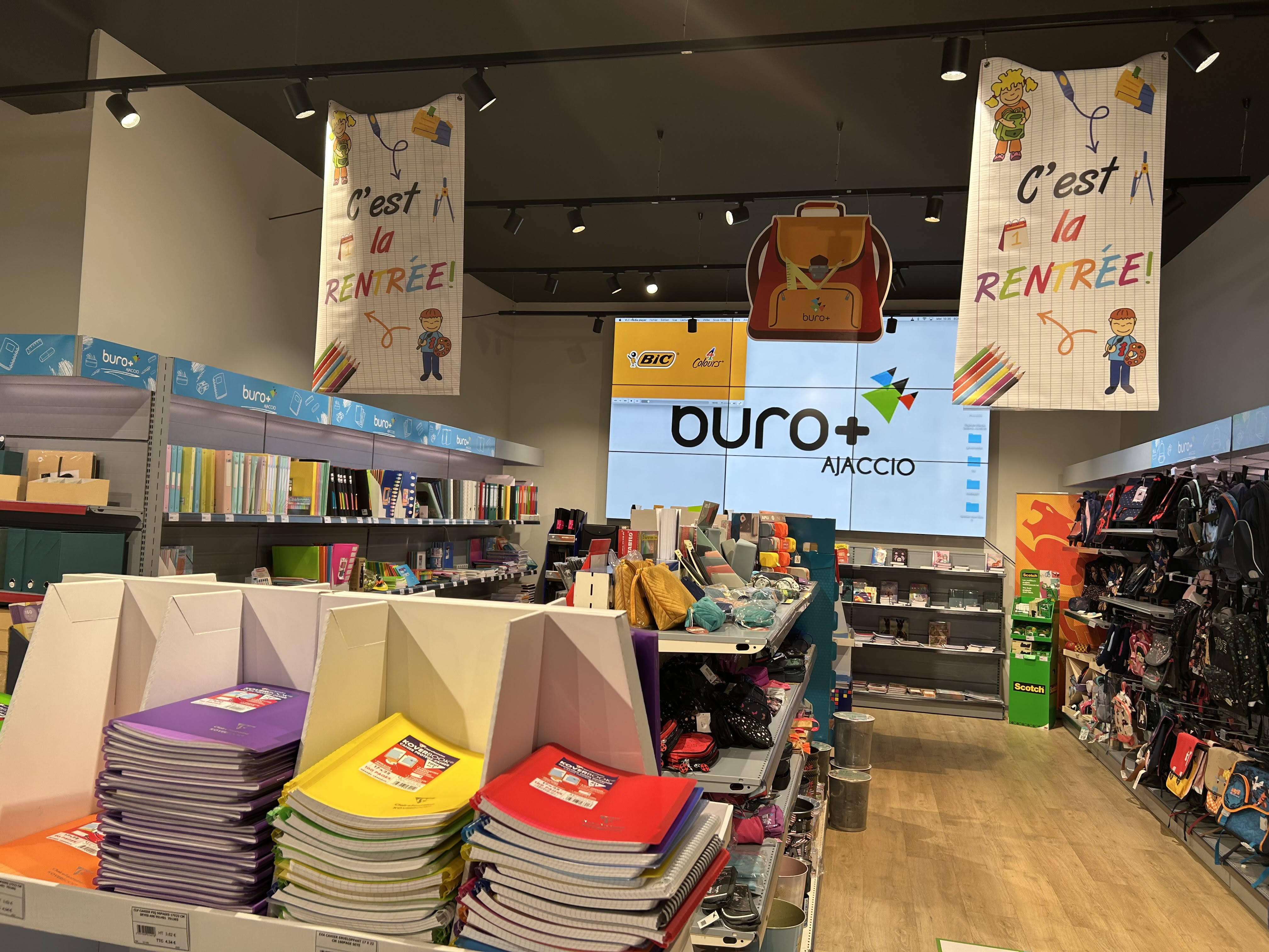 Chez Buro + Ajaccio, les parents peuvent déposer la liste en ligne et le magasin s’occupe de tout