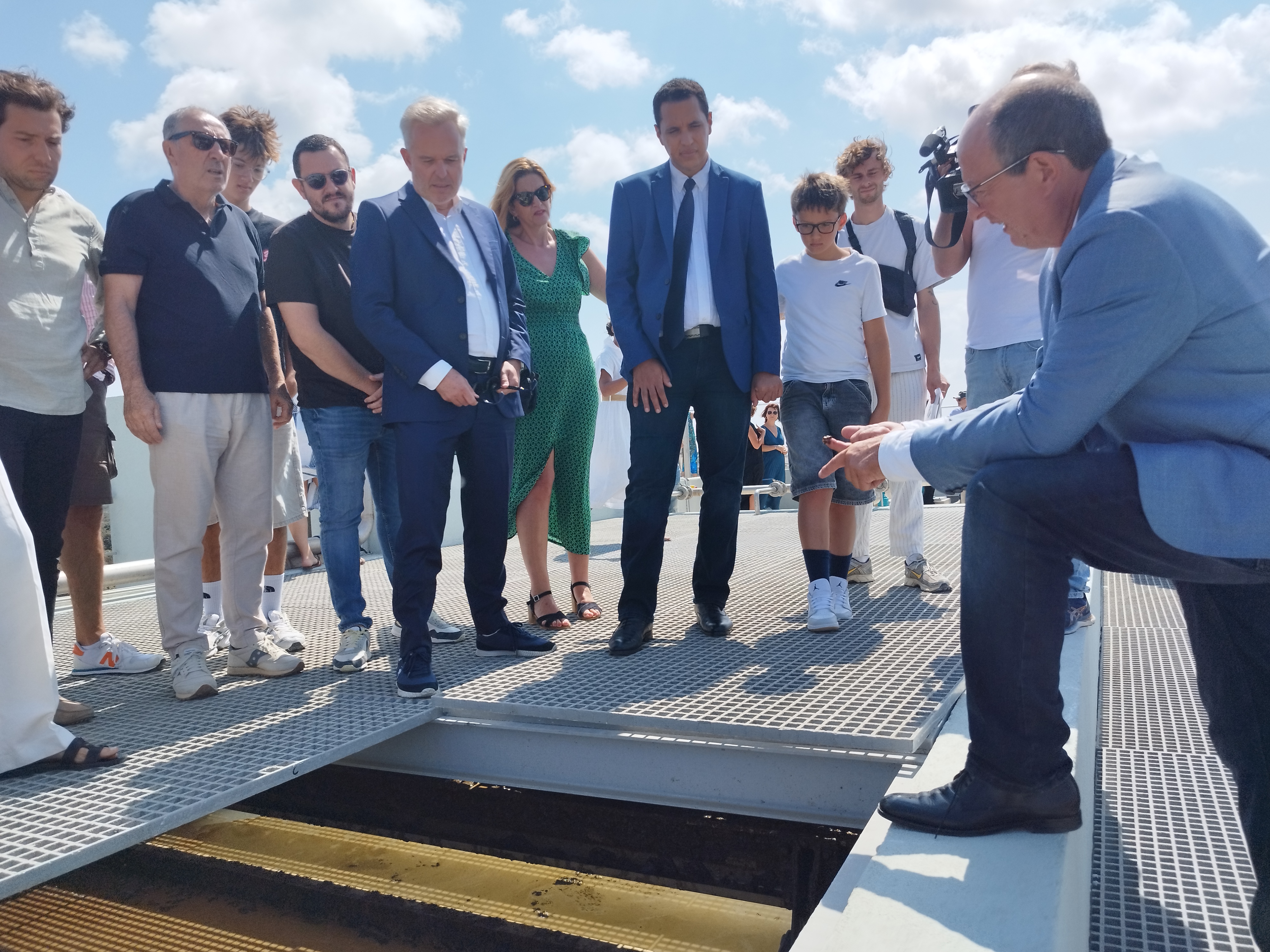 Ingénieur de métier, Paul-Félix Benedetti (à droite) a expliqué le fonctionnement de l'usine.