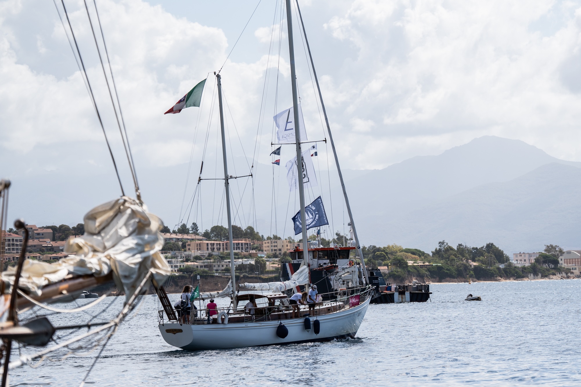 EN IMAGES - La Corsica Classic a pris le large depuis Ajaccio
