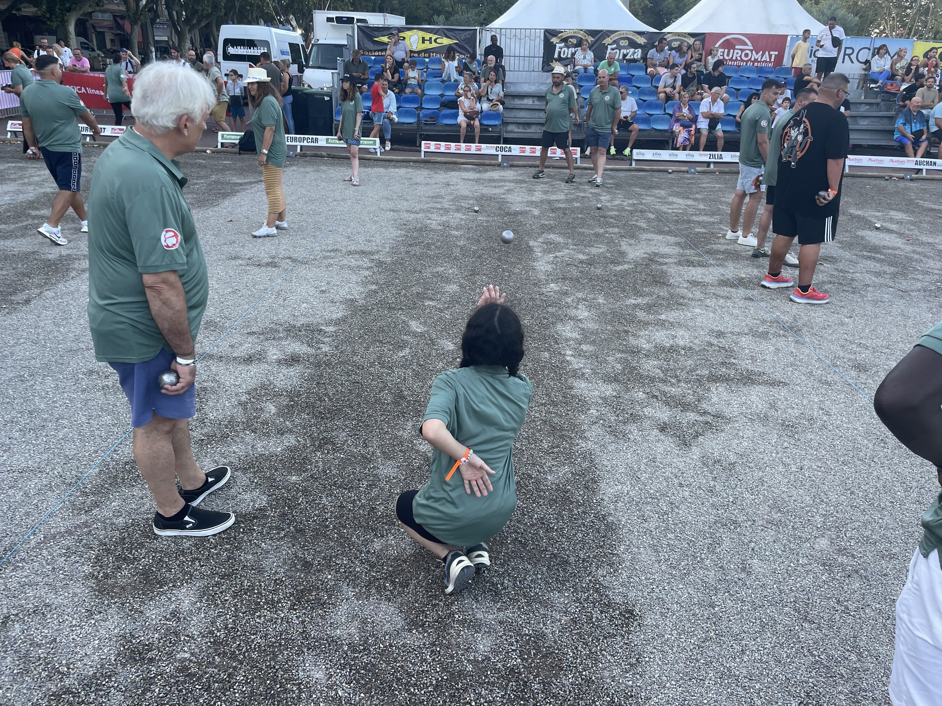 Les "People" ont assuré le spectacle vendredi soir