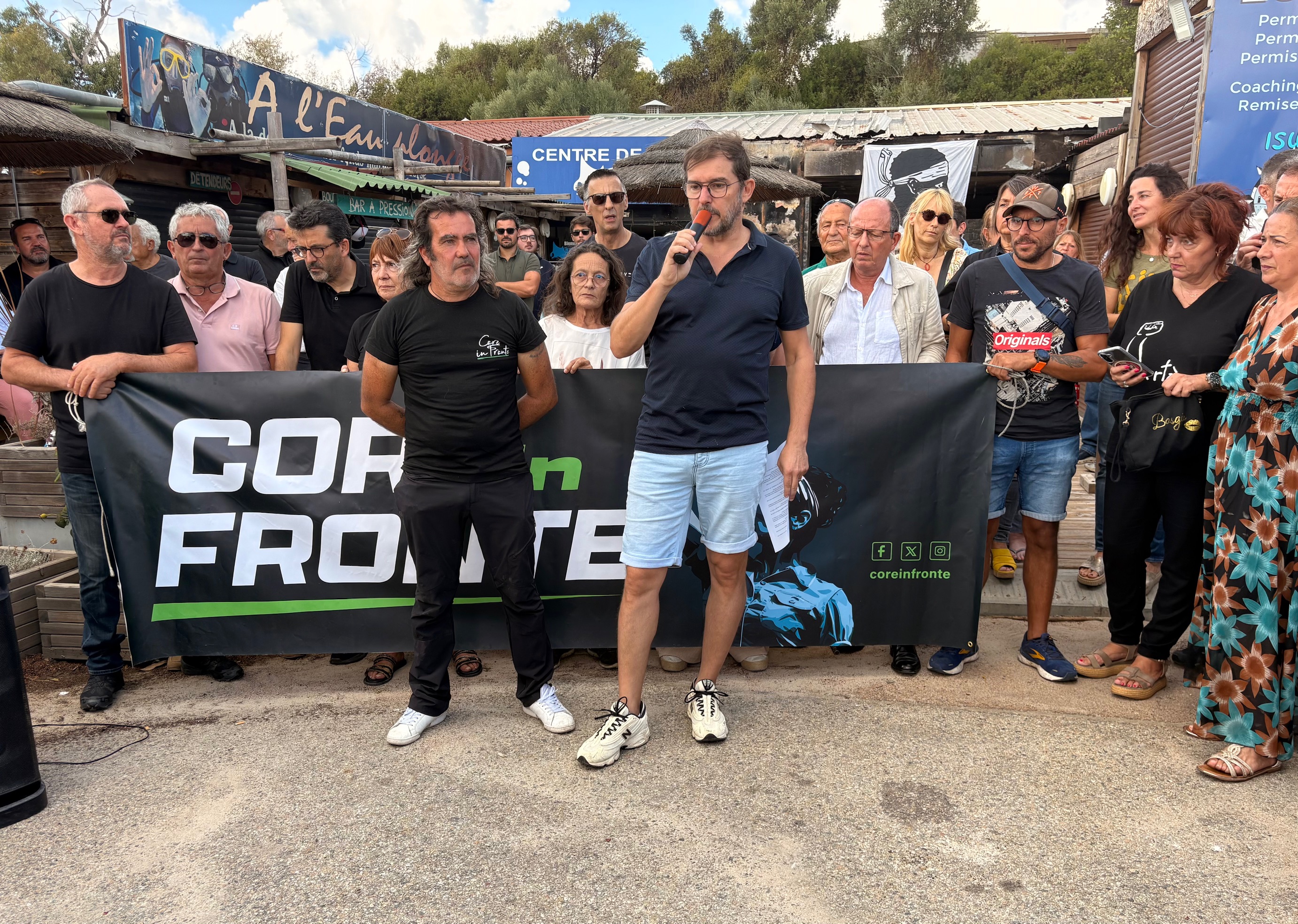 Plus de 300 personnes se sont mobilisés ce samedi matin au Ricanto en soutien à la famille Torre.