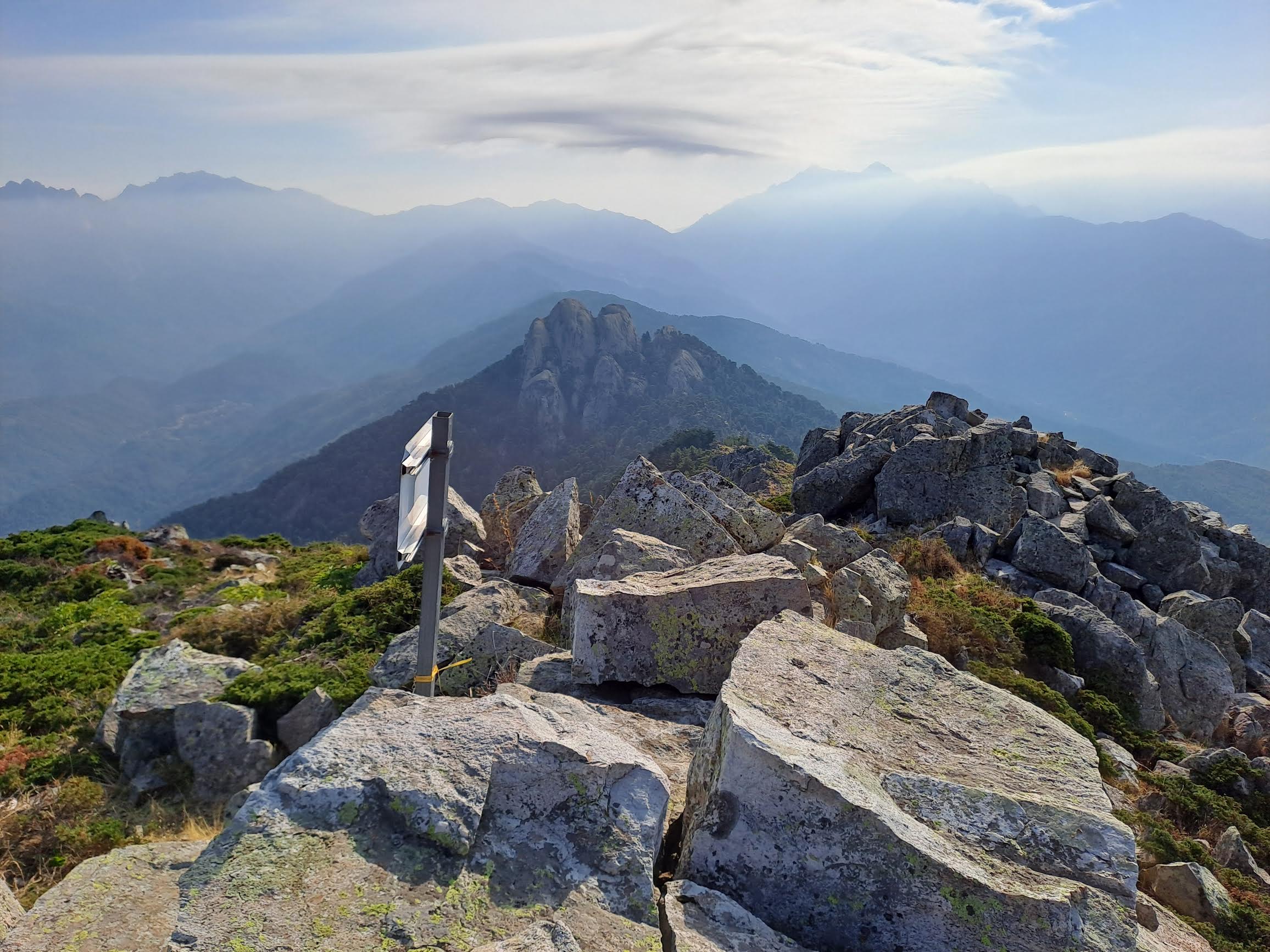 A màghjina :  U Tretorre vistu da u Monte Cervellu
