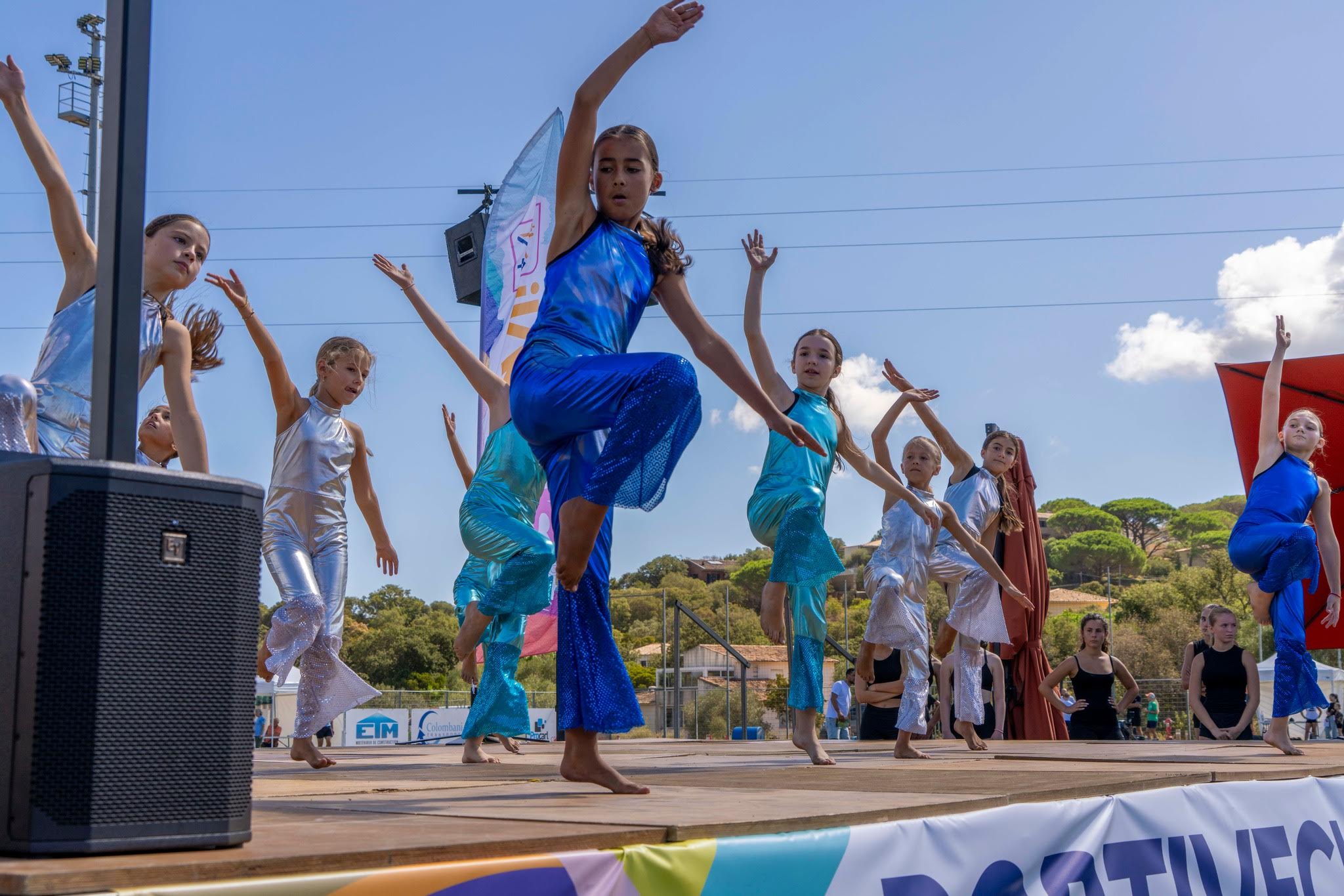 Portivechju - Si Movi: belle vitrine du tissu associatif porto-vecchiais