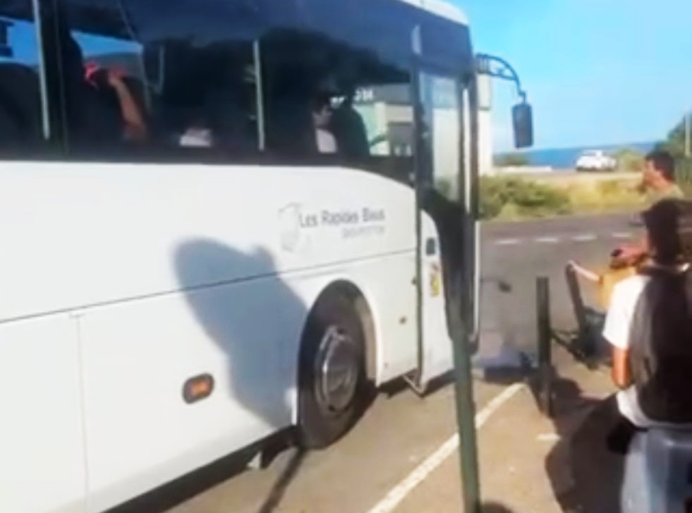 Au départ de Bastia, le bus des Rapides Bleus est parti en laissant des lycéens en rade.