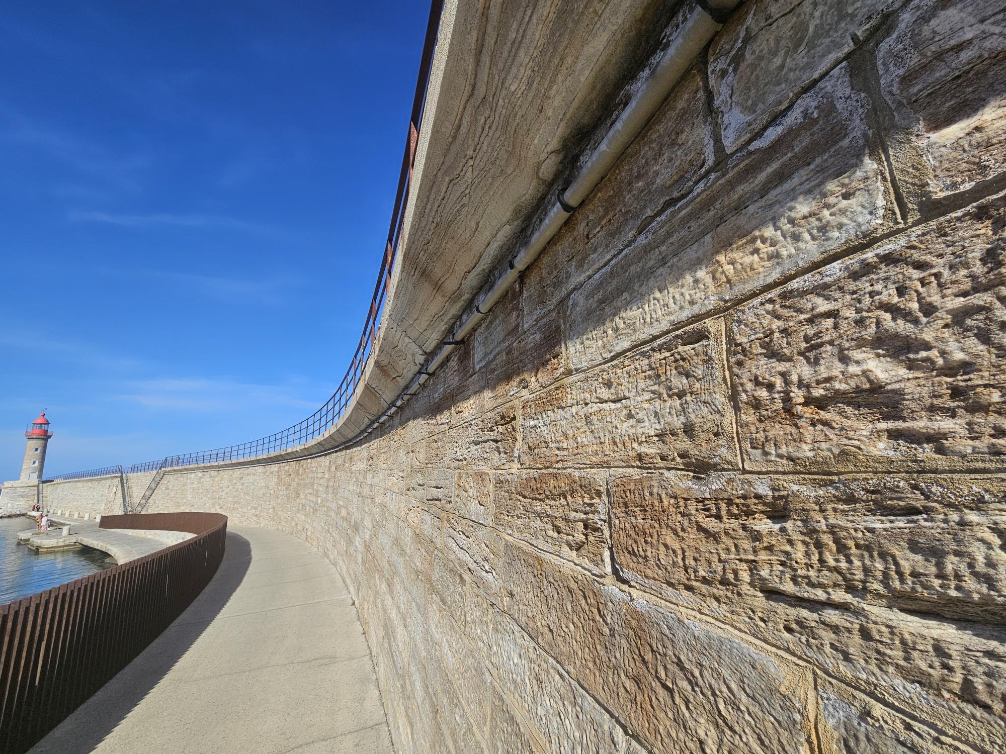 A màghjina :  U Molu di u Tragone