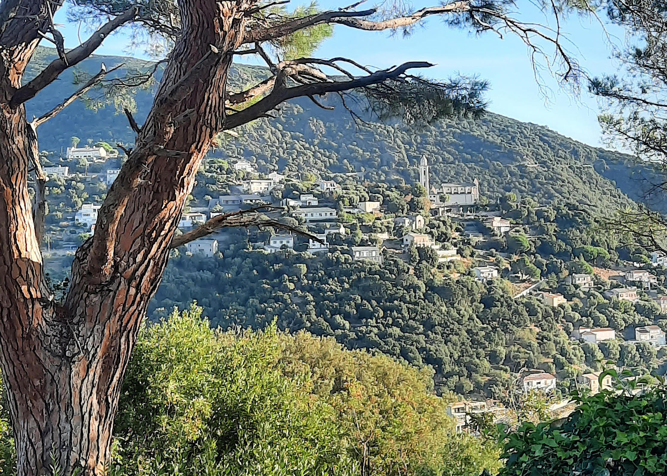 A màghjina - Santa Lucia, u core muntagnolu di e Ville
