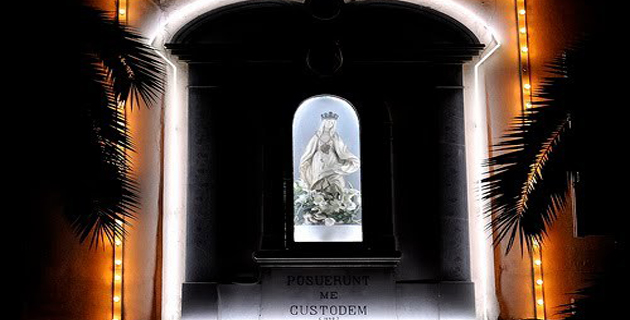 A Madunuccia : La place des Palmiers illuminée de ferveur