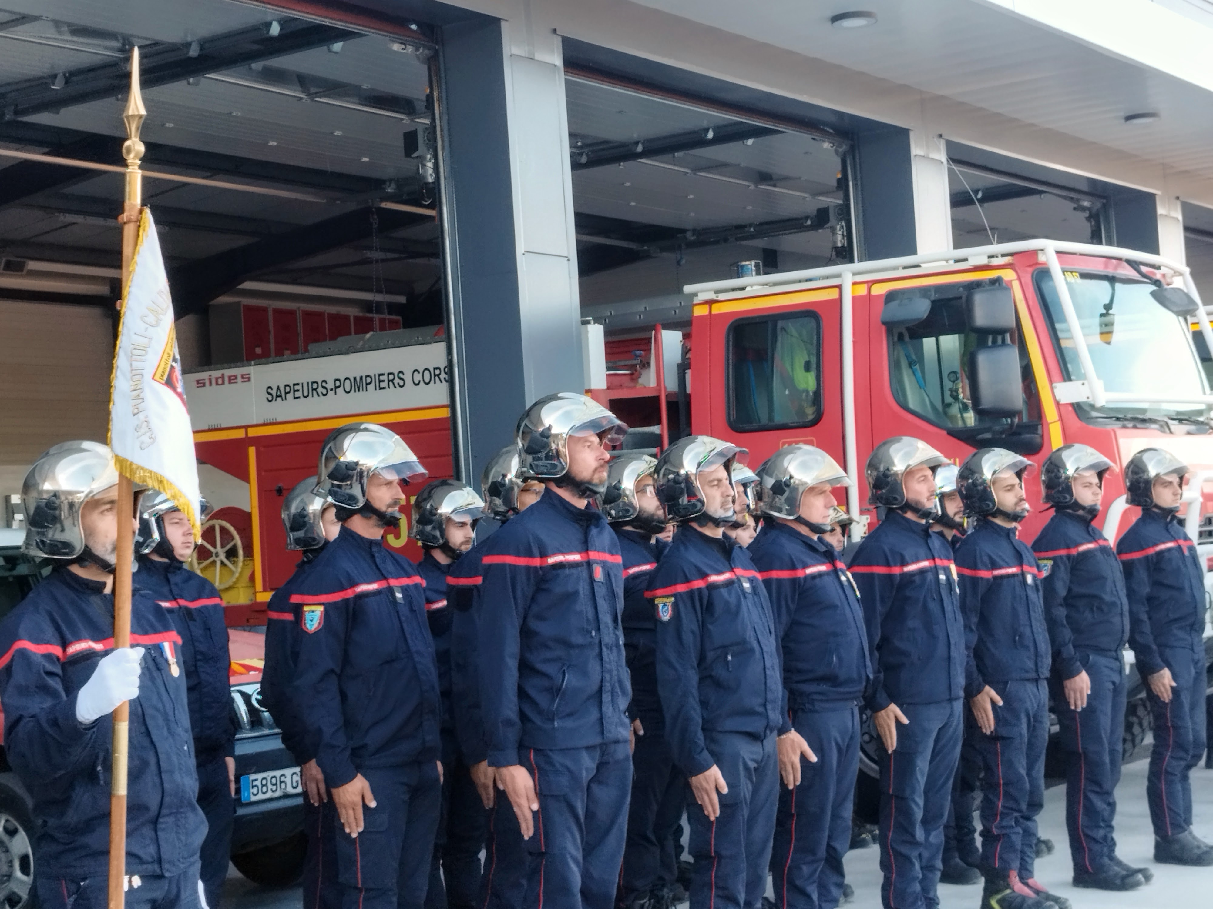 Il y a 36 pompiers volontaires à Pianottoli, et bientôt deux pompiers professionnels.