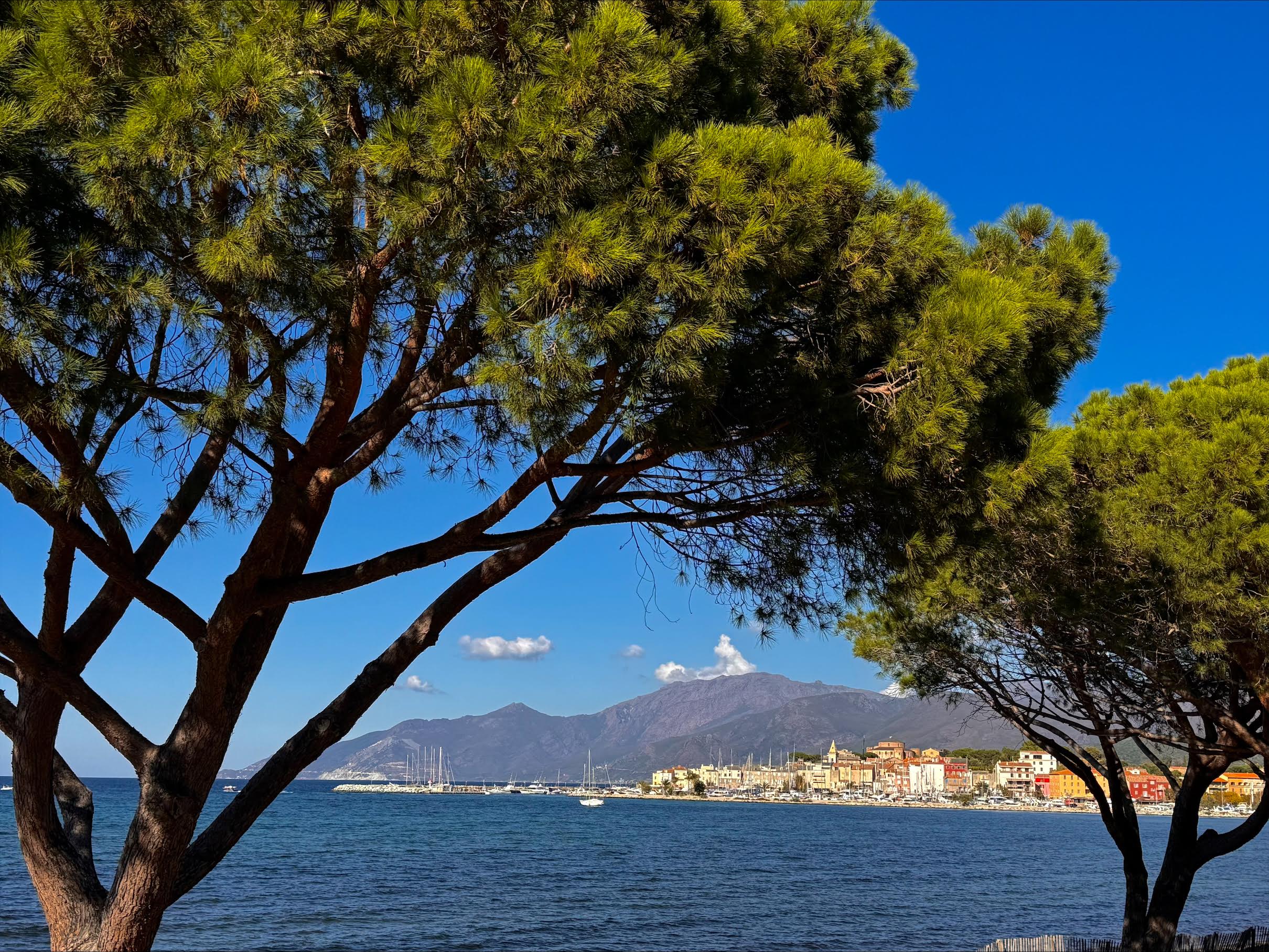 A màghjina - San Fiurenzu, trà mare è muntagna