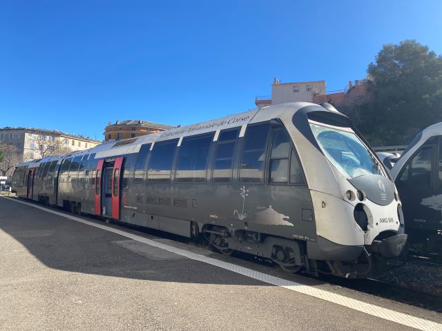 Suspension totale du trafic ferroviaire en Corse du 18 octobre au 2 novembre