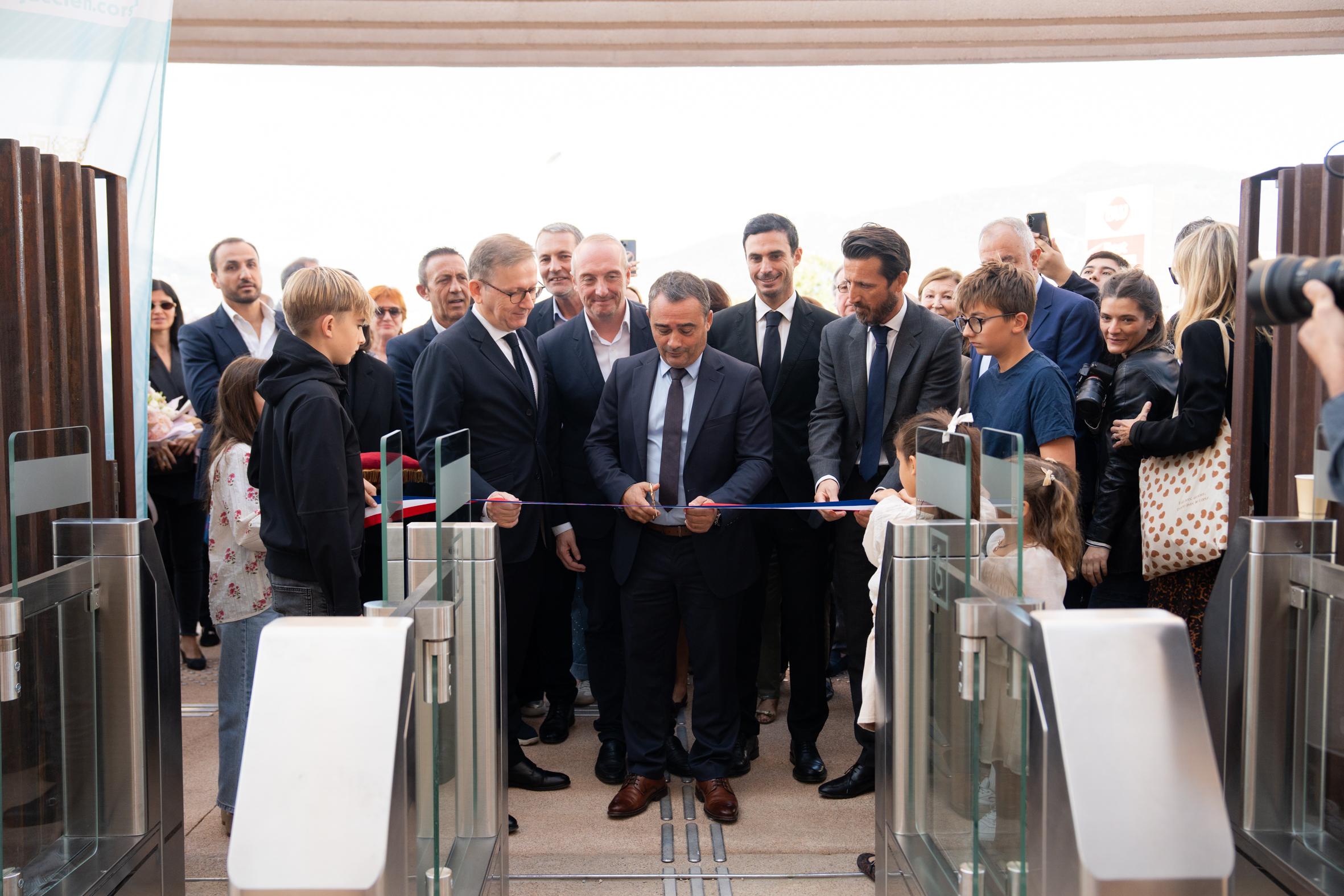 Le téléporté Angelo a accueilli ce samedi ses premiers voyageurs entre ciel, mer et terre à Ajaccio